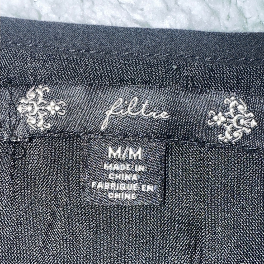 Black Sleeveless Top - Picture 3 of 3